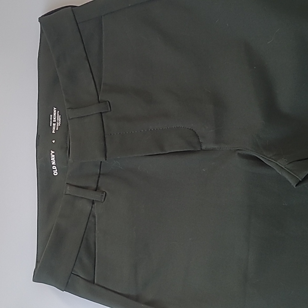 NWOT Old Navy Dark Green Pixie Pants